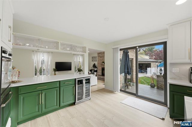 26 Madison Avenue, Hasbrouck Heights, NJ 07604