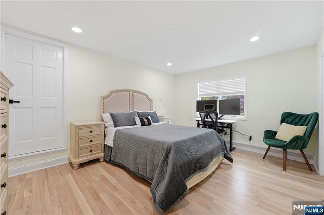 26 Madison Avenue, Hasbrouck Heights, NJ 07604