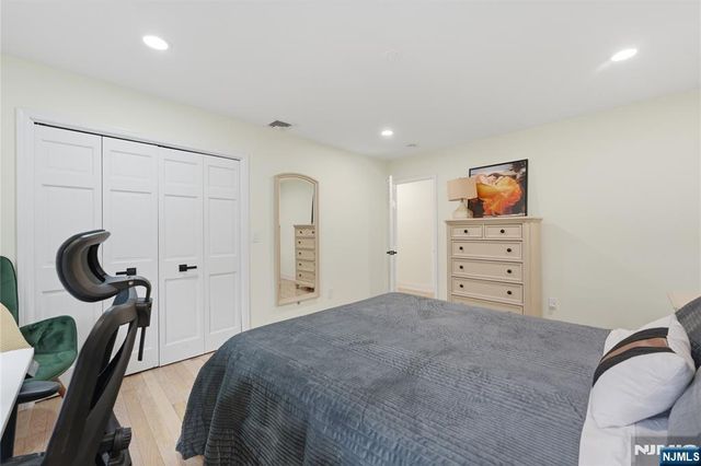 26 Madison Avenue, Hasbrouck Heights, NJ 07604