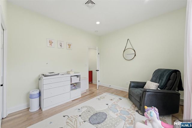 26 Madison Avenue, Hasbrouck Heights, NJ 07604