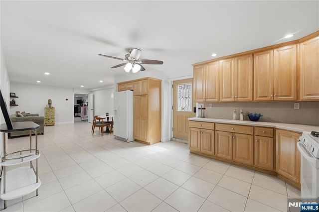 26 Madison Avenue, Hasbrouck Heights, NJ 07604