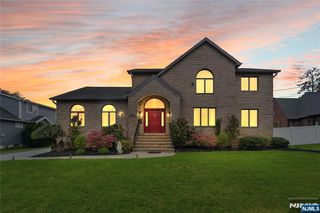 26 Madison Avenue, Hasbrouck Heights, NJ 07604