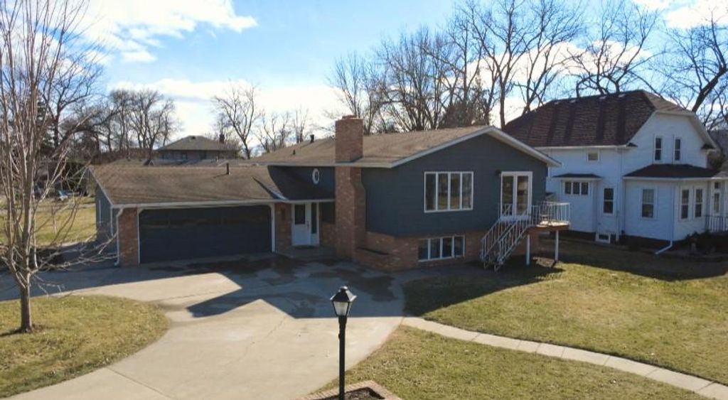 417 E Division Street, Elbow Lake, MN 56531