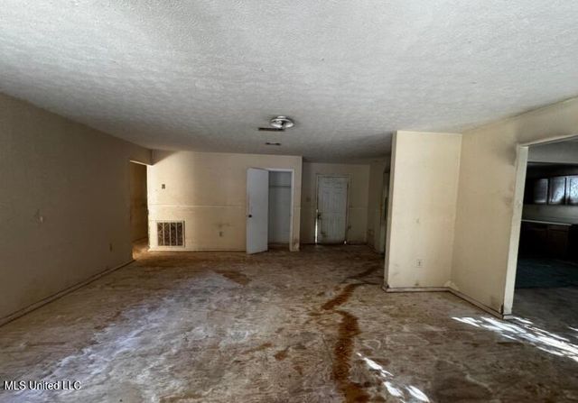 122 Hull Drive, Magee, MS 39111