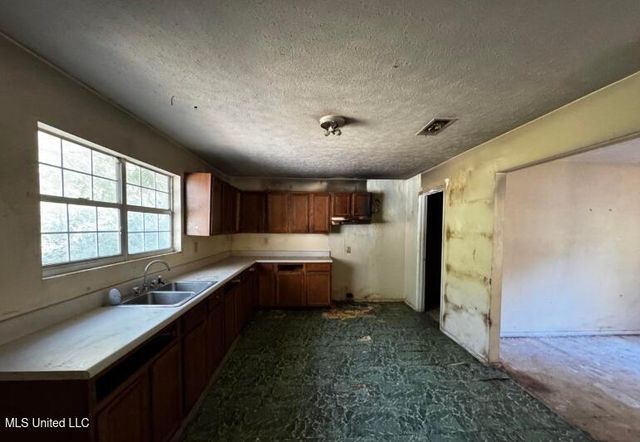 122 Hull Drive, Magee, MS 39111