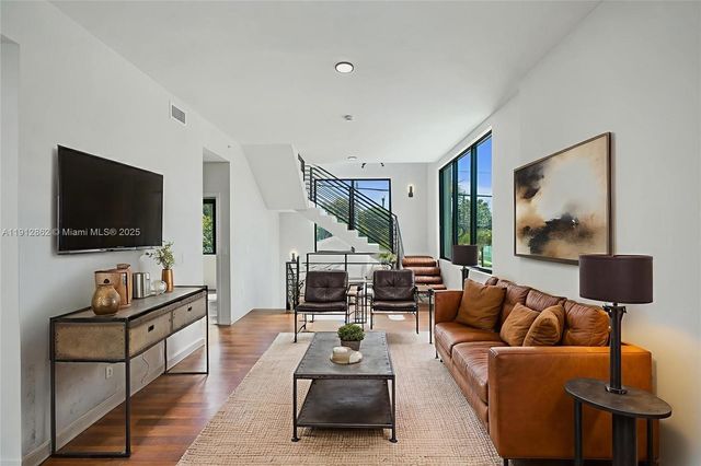 515 NE 61st St, Miami, FL 33137