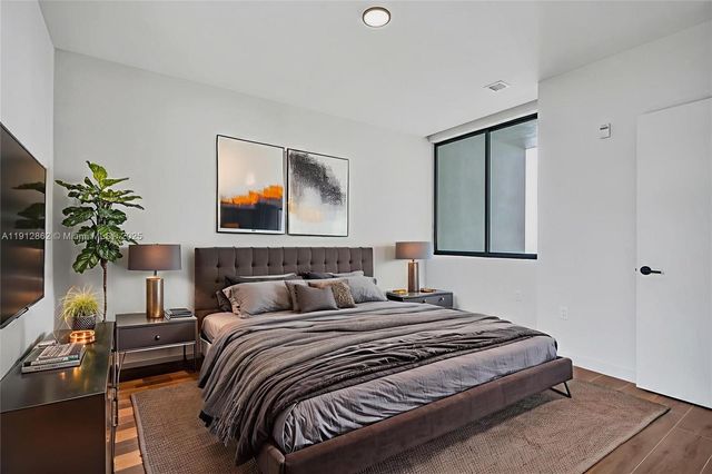 515 NE 61st St, Miami, FL 33137