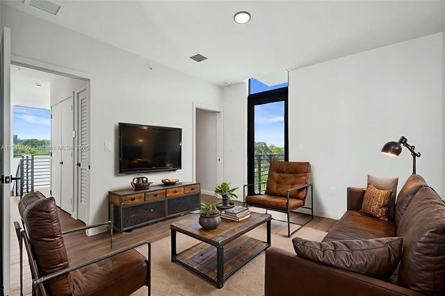 515 NE 61st St, Miami, FL 33137