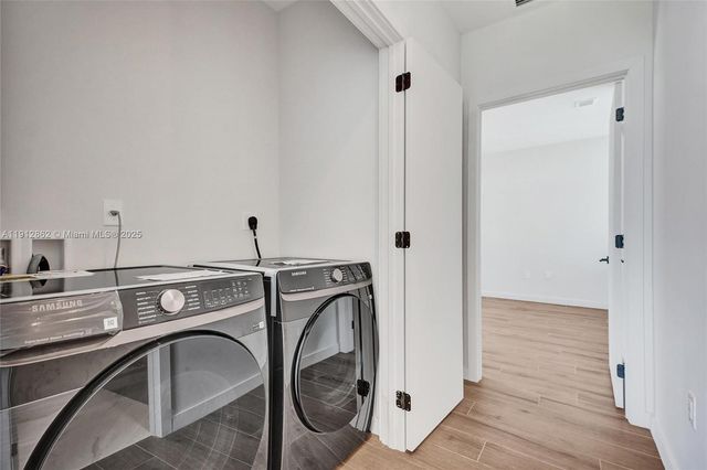 515 NE 61st St, Miami, FL 33137