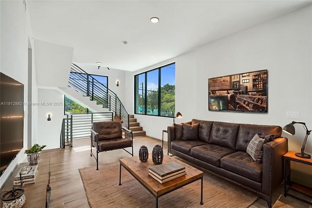 515 NE 61st St, Miami, FL 33137