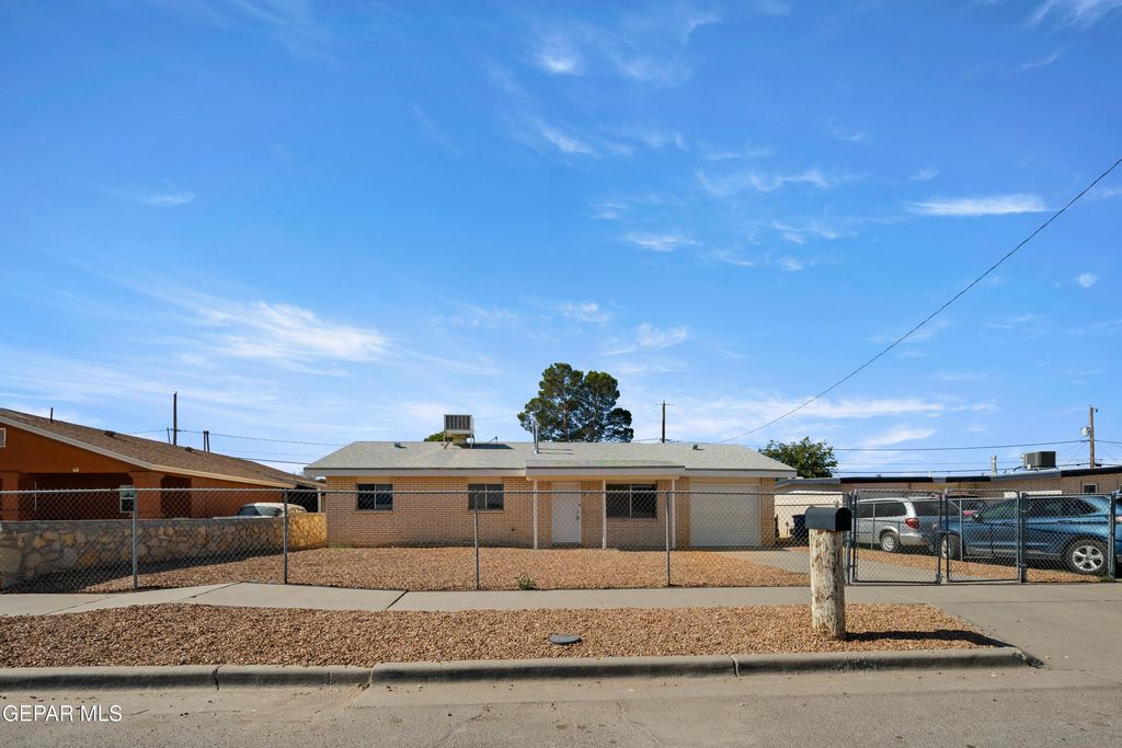 249 MECCA Drive, El Paso, TX 79907