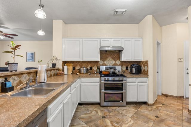 801 Brown DR, Pflugerville, TX 78660