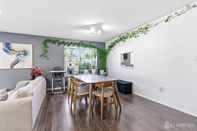 1 Dartmouth Way, North Brunswick, NJ 08902