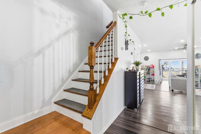 1 Dartmouth Way, North Brunswick, NJ 08902