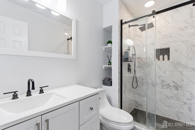 1 Dartmouth Way, North Brunswick, NJ 08902