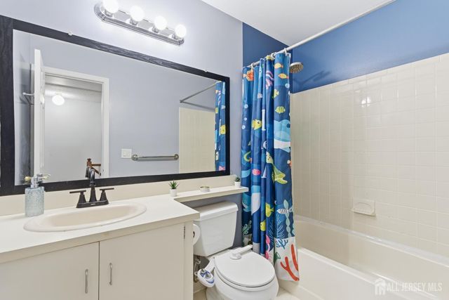 1 Dartmouth Way, North Brunswick, NJ 08902