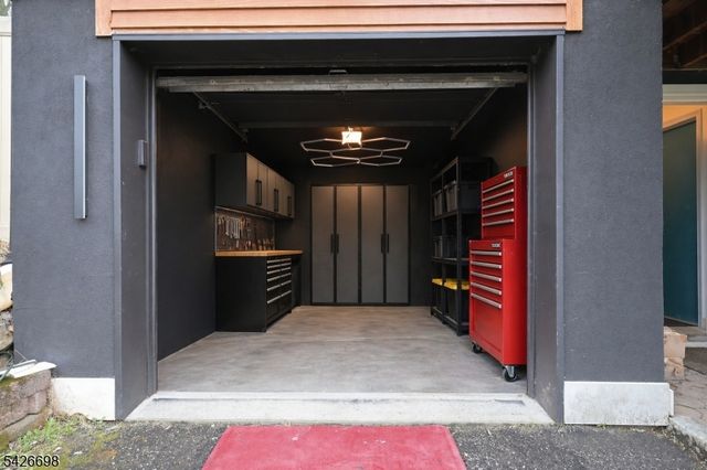 30 Eatontown Rd, West Milford Twp., NJ 07421