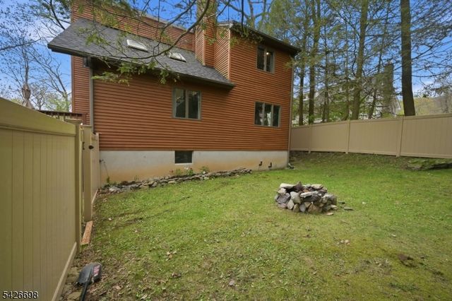 30 Eatontown Rd, West Milford Twp., NJ 07421