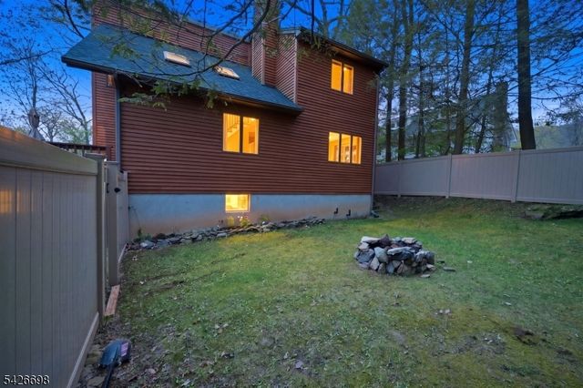 30 Eatontown Rd, West Milford Twp., NJ 07421