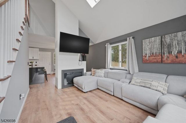 30 Eatontown Rd, West Milford Twp., NJ 07421