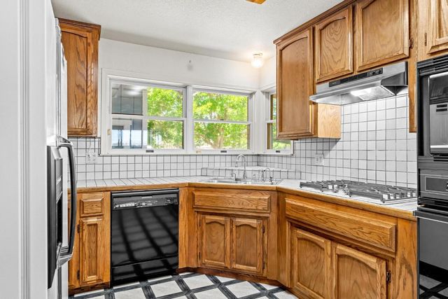 10012 Plaza De Oro Dr, Oakdale, CA 95361