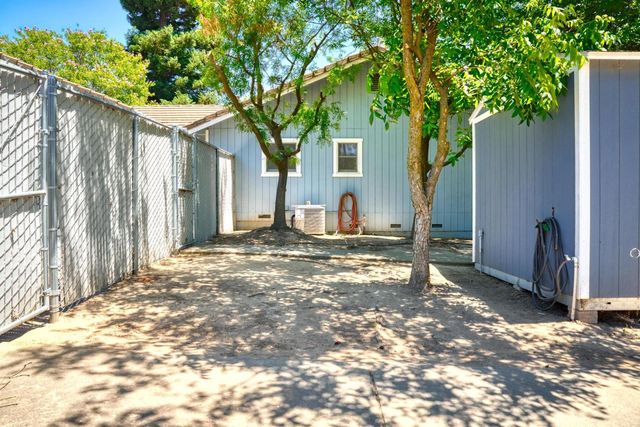 10012 Plaza De Oro Dr, Oakdale, CA 95361