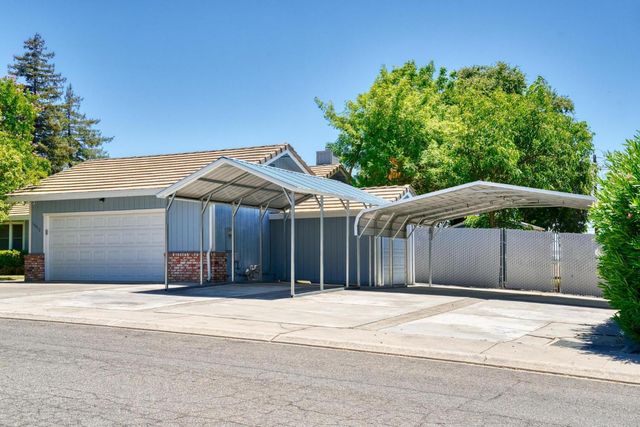 10012 Plaza De Oro Dr, Oakdale, CA 95361