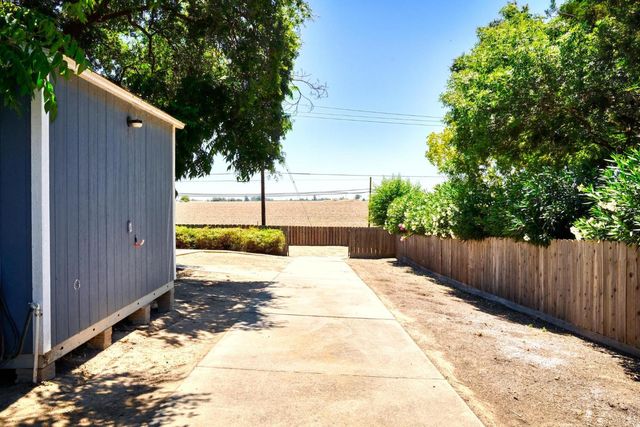 10012 Plaza De Oro Dr, Oakdale, CA 95361
