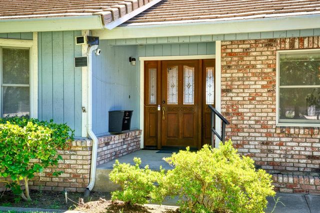 10012 Plaza De Oro Dr, Oakdale, CA 95361