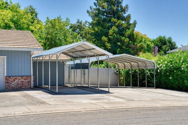 10012 Plaza De Oro Dr, Oakdale, CA 95361