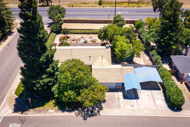 10012 Plaza De Oro Dr, Oakdale, CA 95361