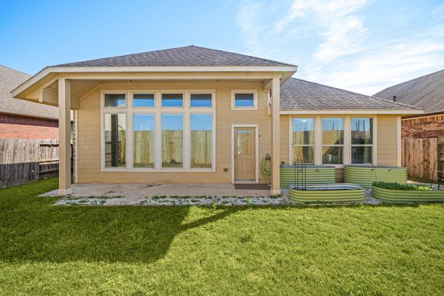 1610 Golden Taylor Drive, Pearland, TX 77581