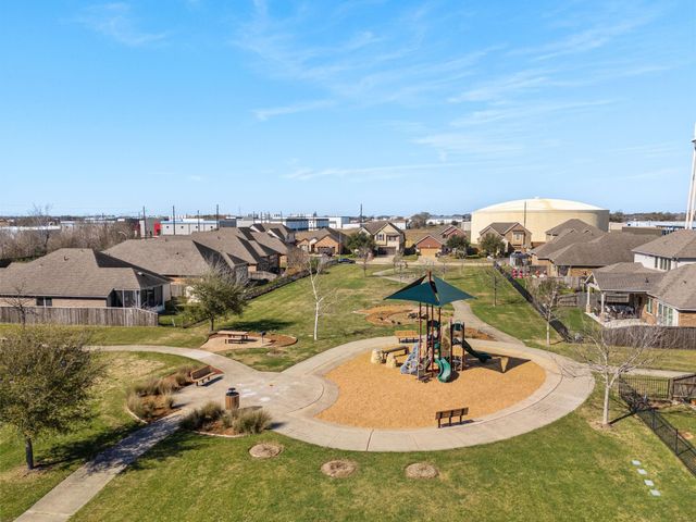 1610 Golden Taylor Drive, Pearland, TX 77581