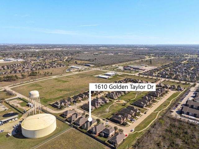 1610 Golden Taylor Drive, Pearland, TX 77581