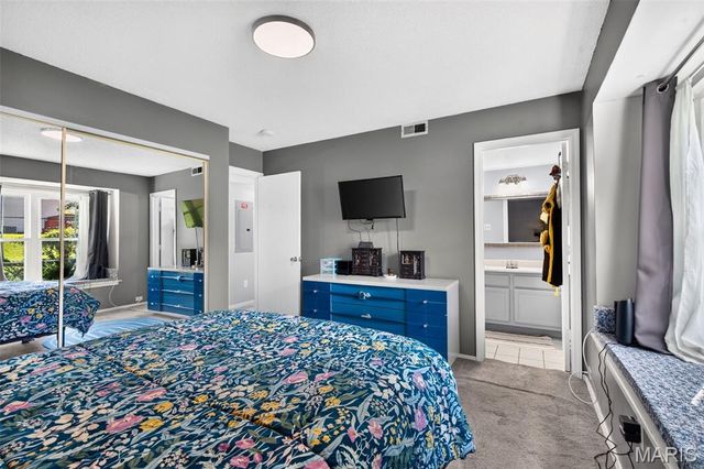 2542 Creve Coeur Mill Road 1, Maryland Heights, MO 63043