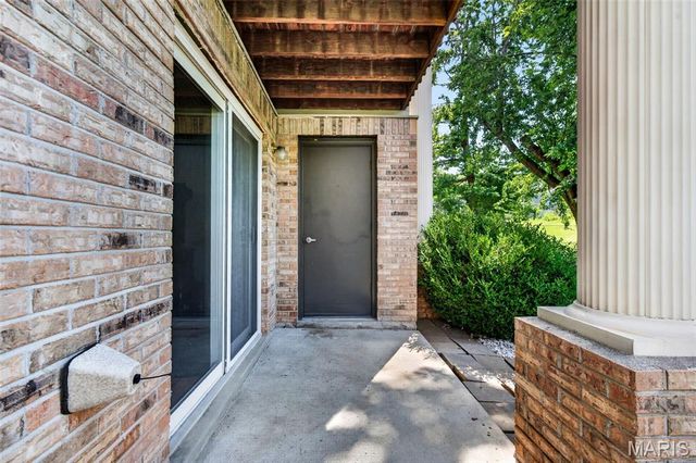 2542 Creve Coeur Mill Road 1, Maryland Heights, MO 63043