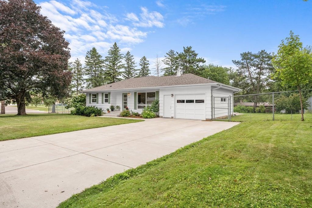 516 Gray Street, Hudson, WI 54016