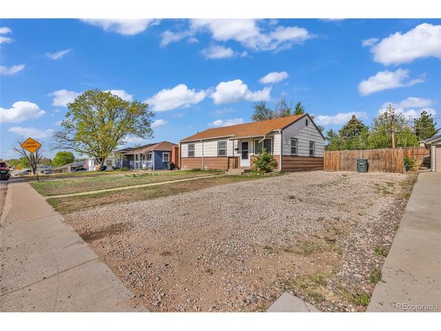8891 Race St, Thornton, CO 80229
