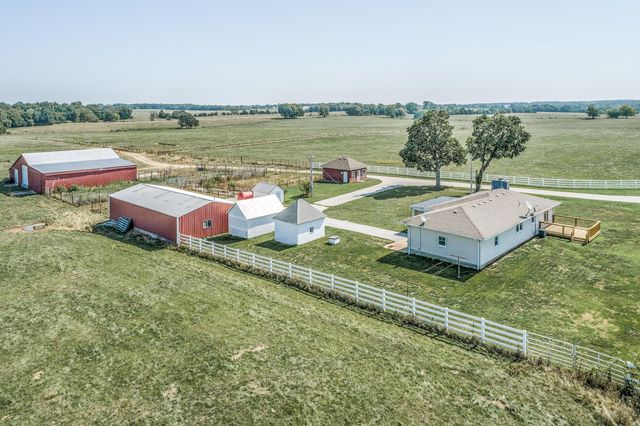 4697 North Farm Road 175, Springfield, MO 65803