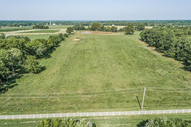 4697 North Farm Road 175, Springfield, MO 65803