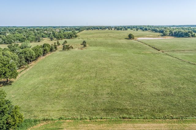 4697 North Farm Road 175, Springfield, MO 65803