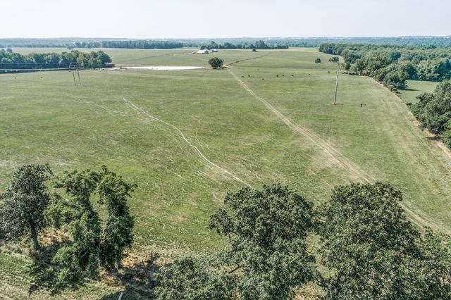 4697 North Farm Road 175, Springfield, MO 65803