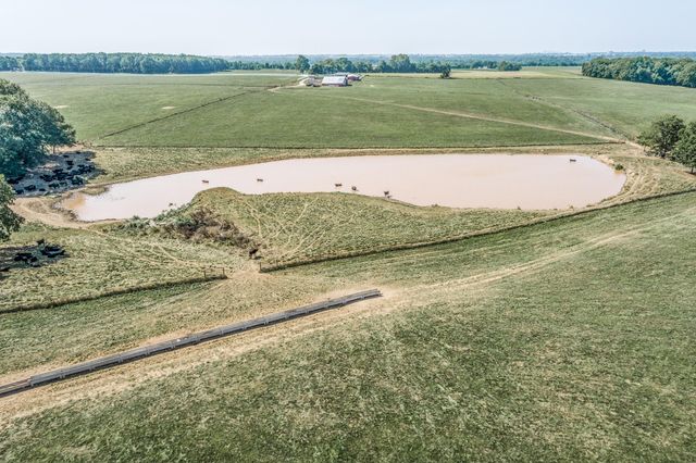 4697 North Farm Road 175, Springfield, MO 65803