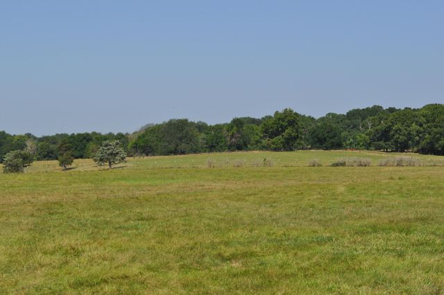 4697 North Farm Road 175, Springfield, MO 65803