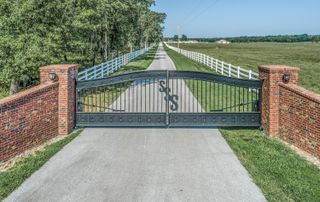 4697 North Farm Road 175, Springfield, MO 65803