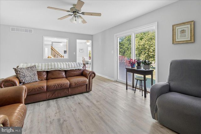 33 KLEIN DR, Bordentown, NJ 08620