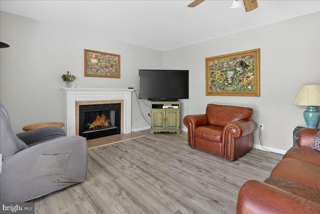 33 KLEIN DR, Bordentown, NJ 08620