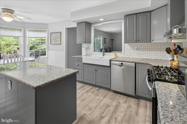 33 KLEIN DR, Bordentown, NJ 08620