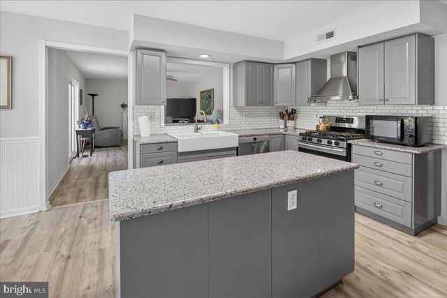 33 KLEIN DR, Bordentown, NJ 08620