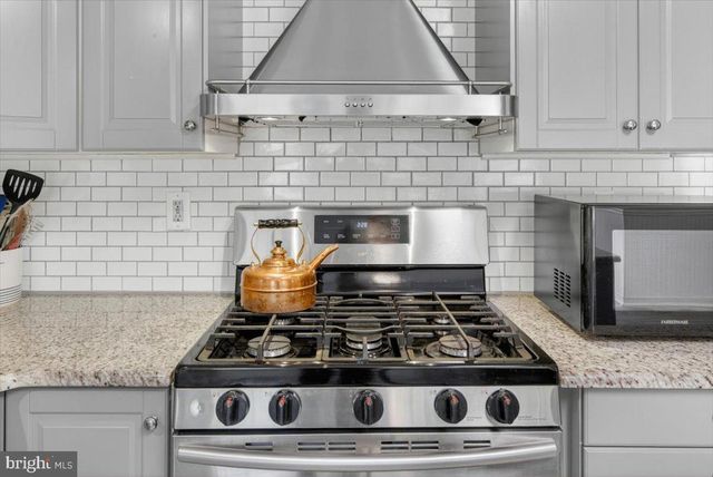 33 KLEIN DR, Bordentown, NJ 08620